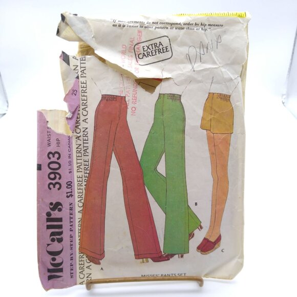 Vintage Sewing PATTERN McCalls 3903, Misses Extra Carefree 1973 Pants Set, Waist - Picture 1 of 2